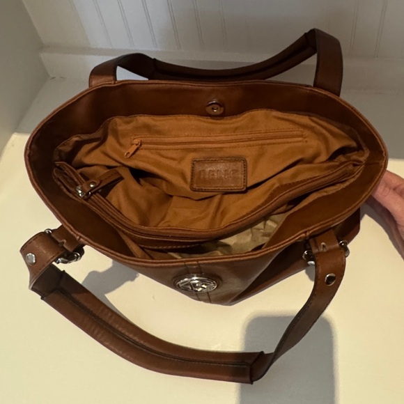 Relic Shoulder Bag - Picture 6 of 15